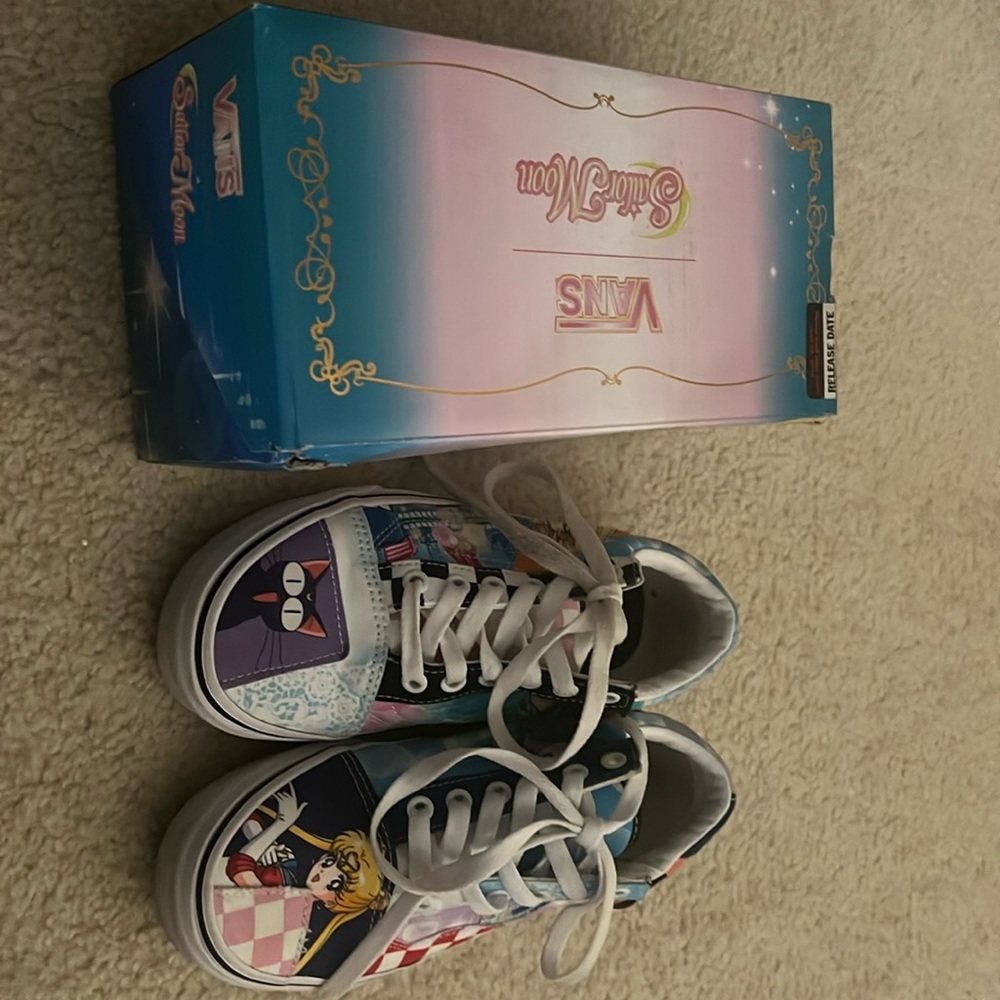 Sailor Moon Vans 6.5 Womans shoes/sneakers